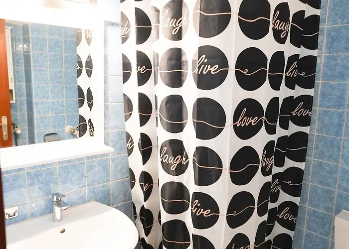 Zentral Und Naturnah Apartamento